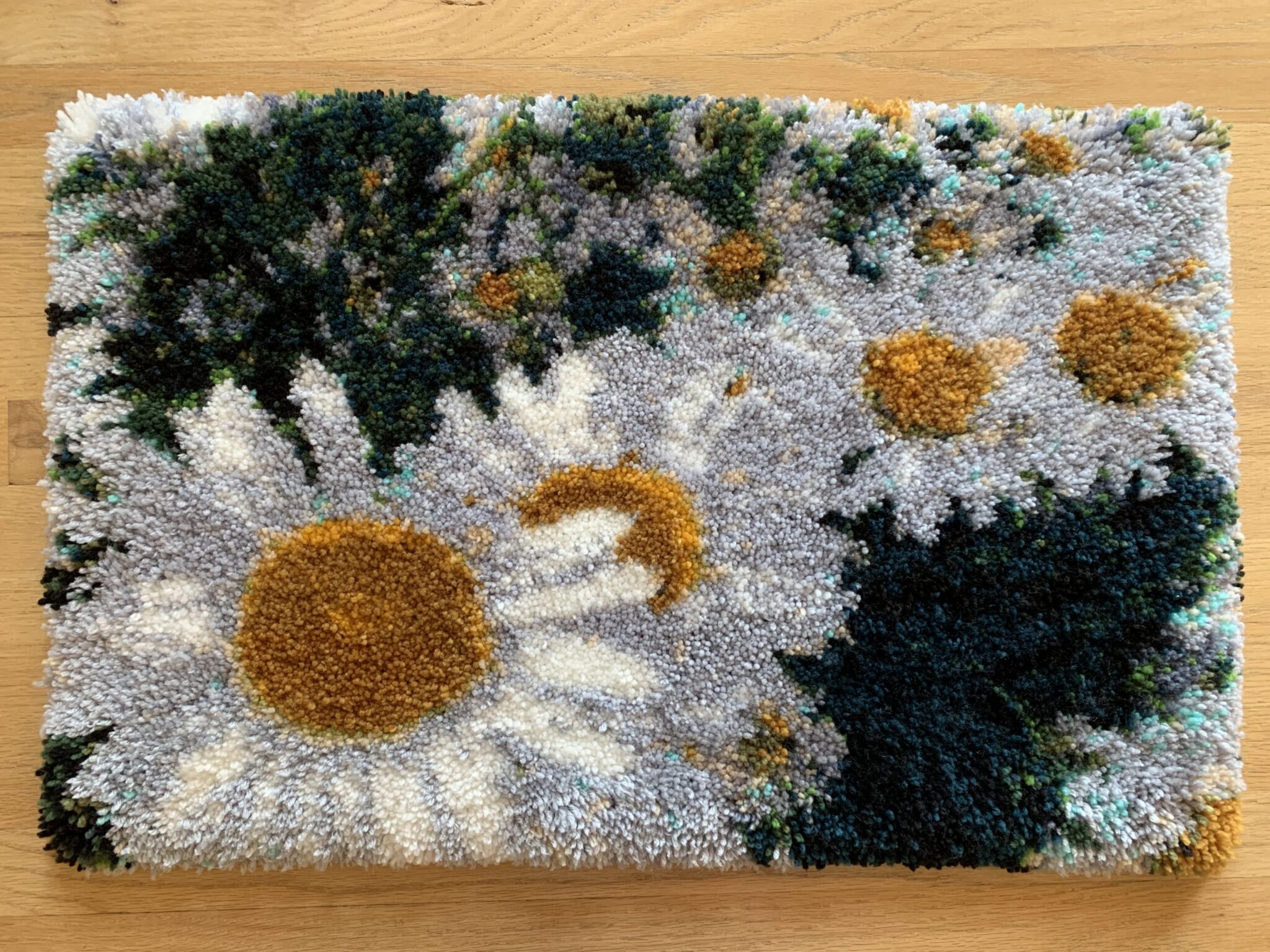 shady-daisies-latch-hook-rug-pattern-freese-works